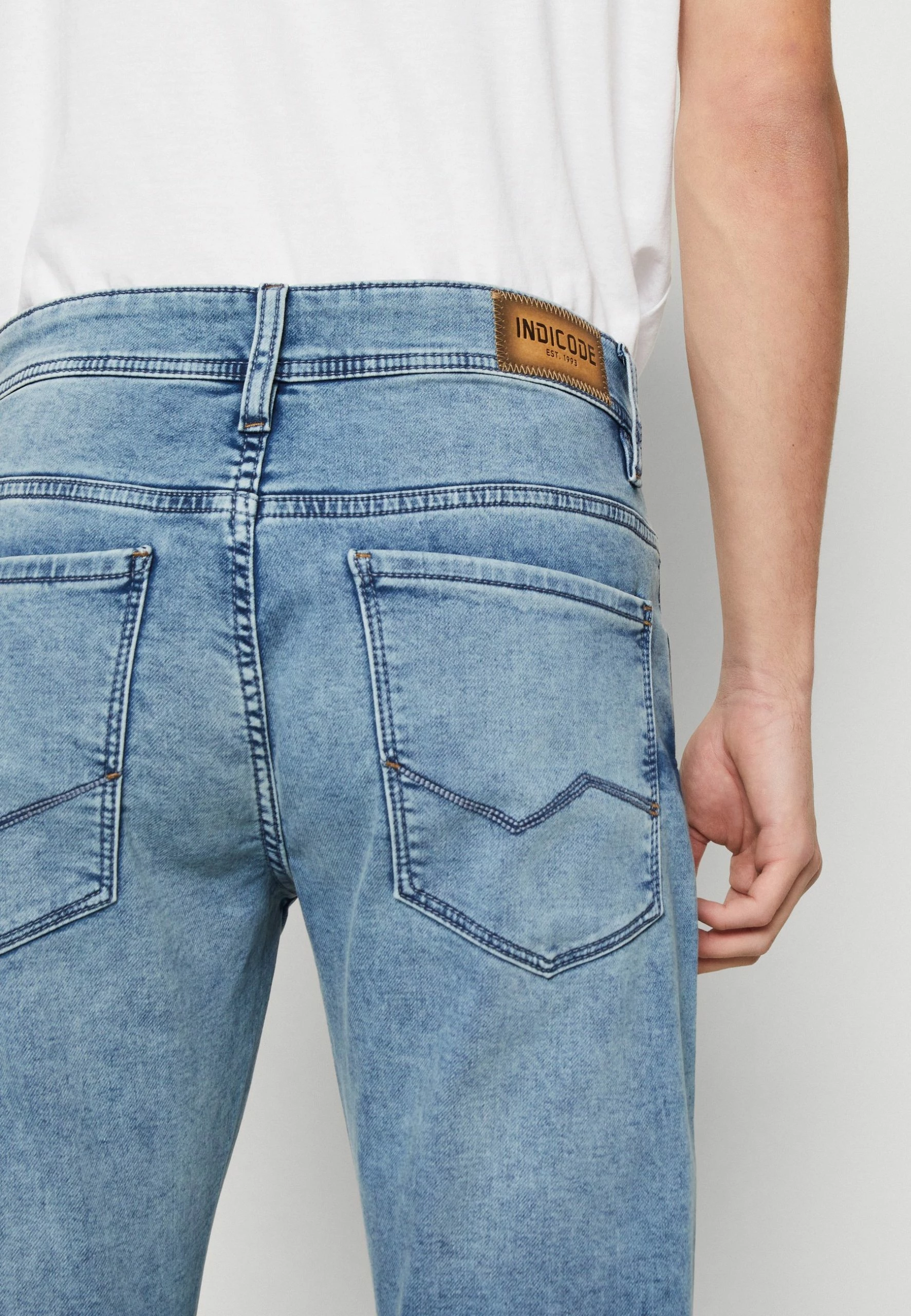 Indicode Jeans Coil Jogger - Jeans Tapered Fit - Salty Bleach 8 Indicode Jeans Coil Jogger - Jeans Tapered Fit - Salty Bleach - Afbeelding 6